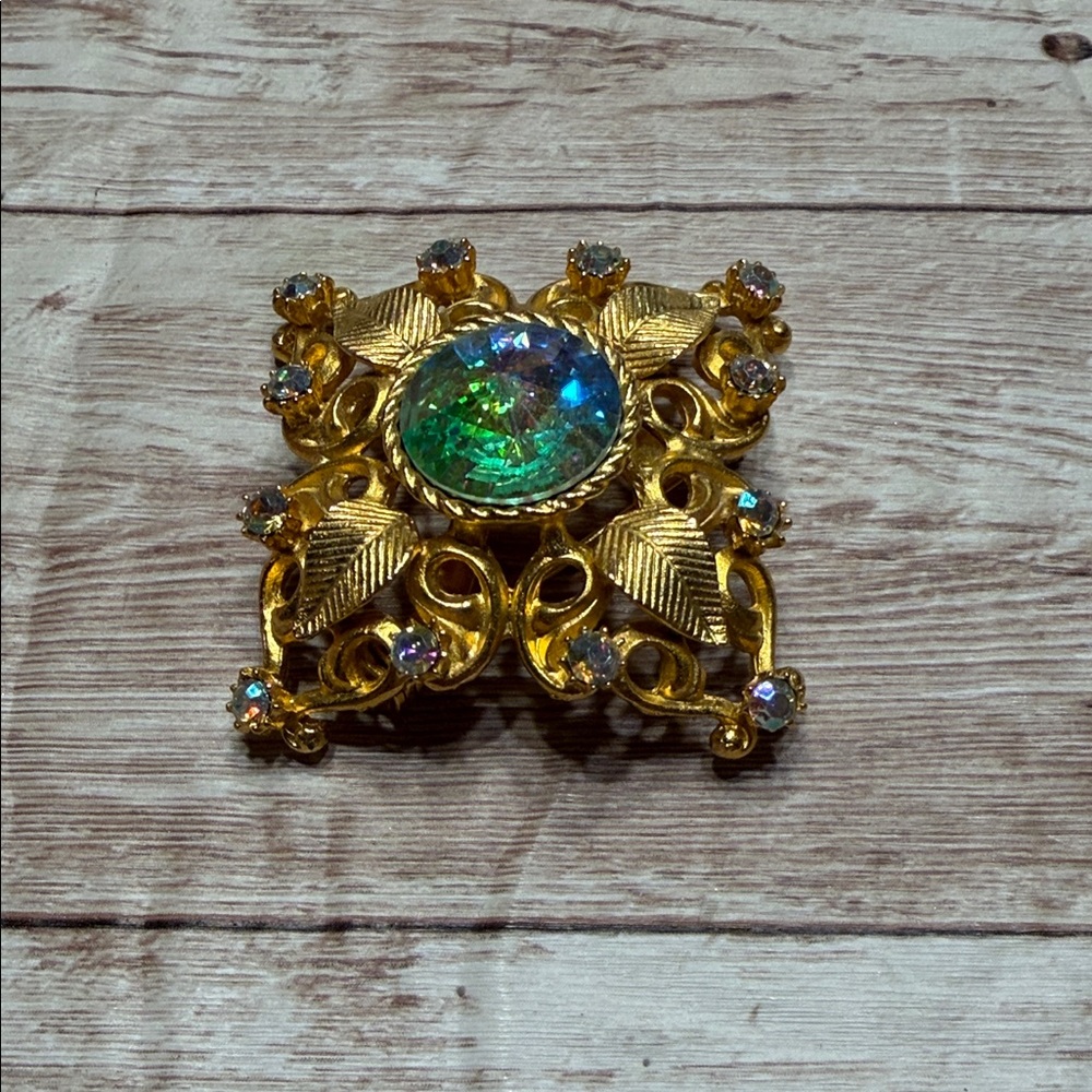 Vintage Gold Tone Brooch with Blue Green Gemstone and Rhinestones - Picture 3 of 7